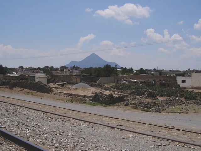 El Limn Totalco, in the background the Cerro Pizarro.