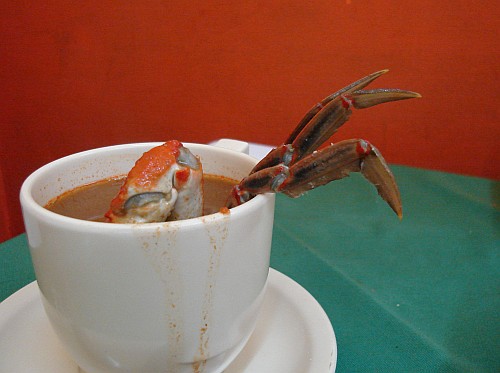 A cup of spicey crab soup (chilpachole de cangrejo).