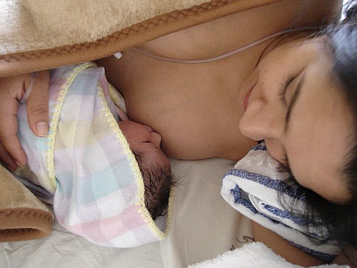 breastfeeding photos outline