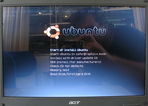 Ubuntu booting of CD:the boot options menu.