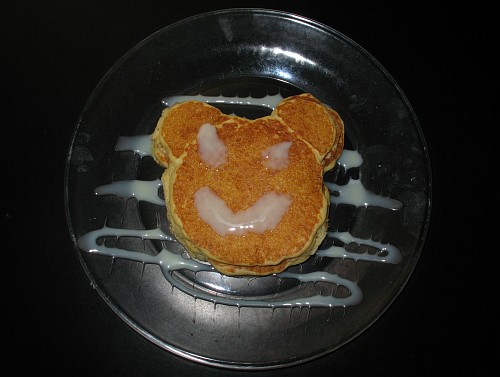 Bear shaped hotcakes with made sweetened condensed milk by Esme.
