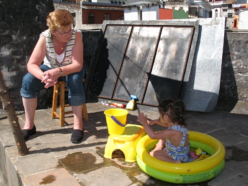 Alice and her grandmother (oma) Wil.